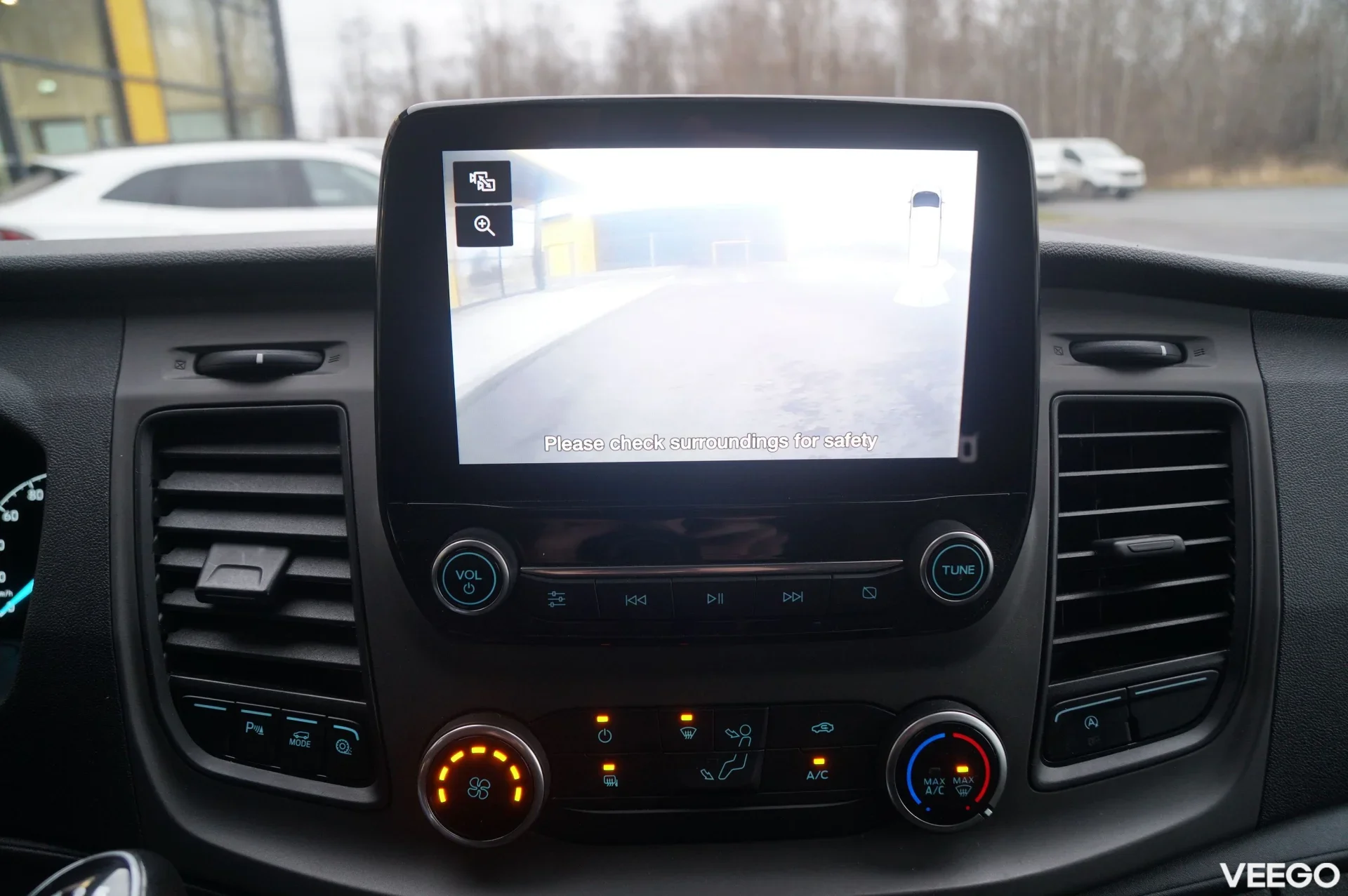 Ford Transit TDCI 350L VAN FWD 130HP 2 96kW