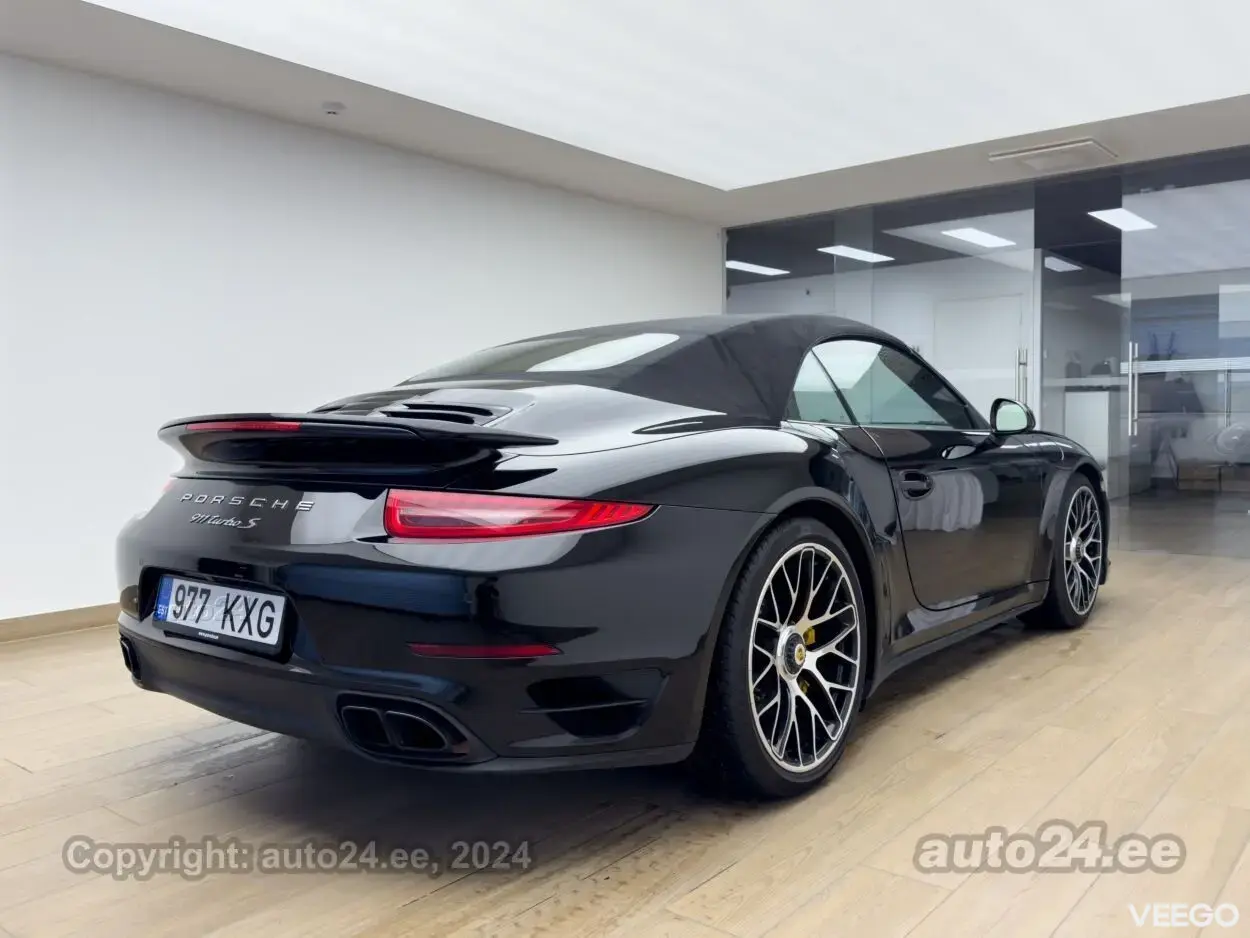 Porsche 911 Turbo S 3.8 412kW 3.8 412kW