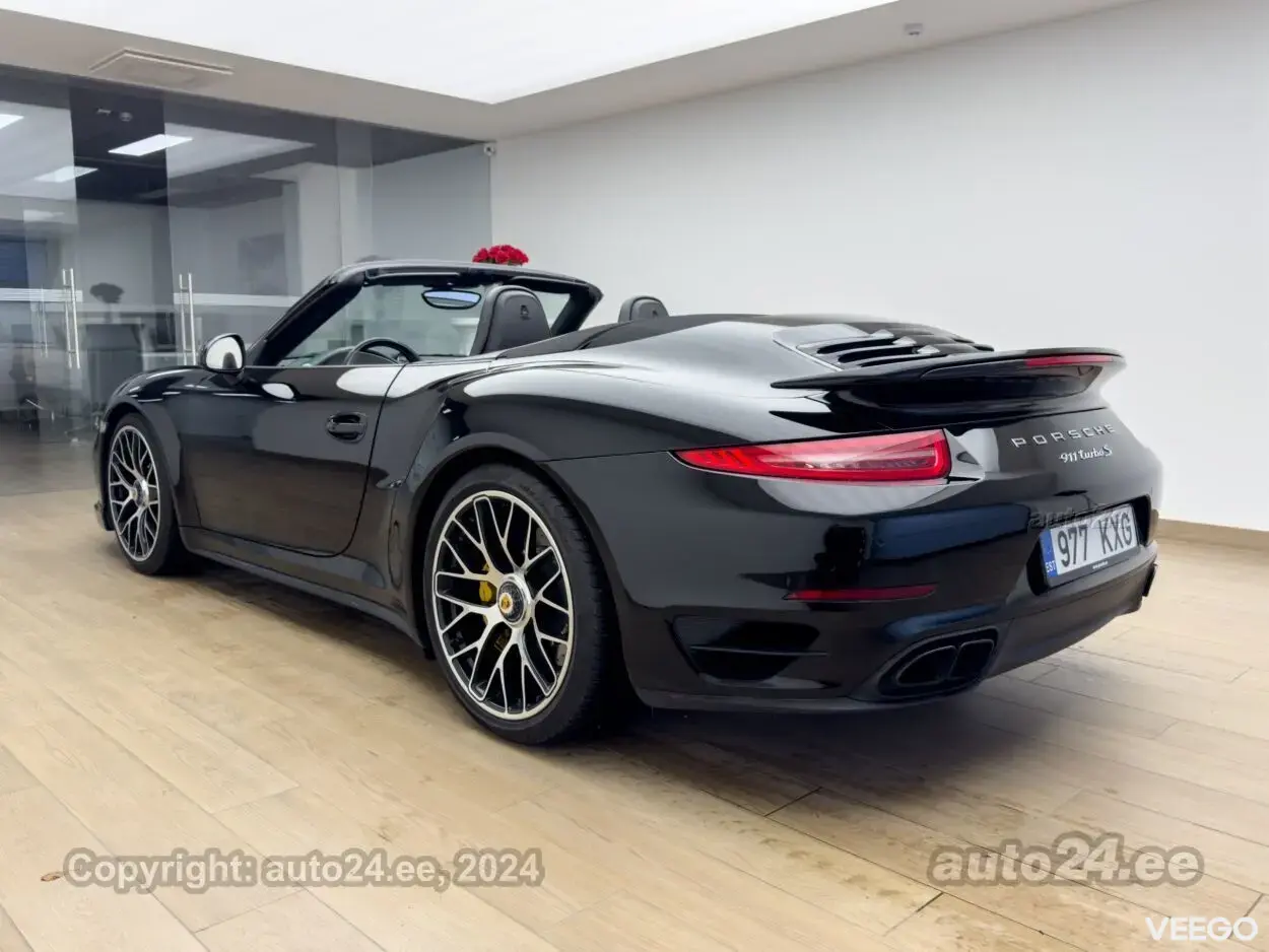 Porsche 911 Turbo S 3.8 412kW 3.8 412kW