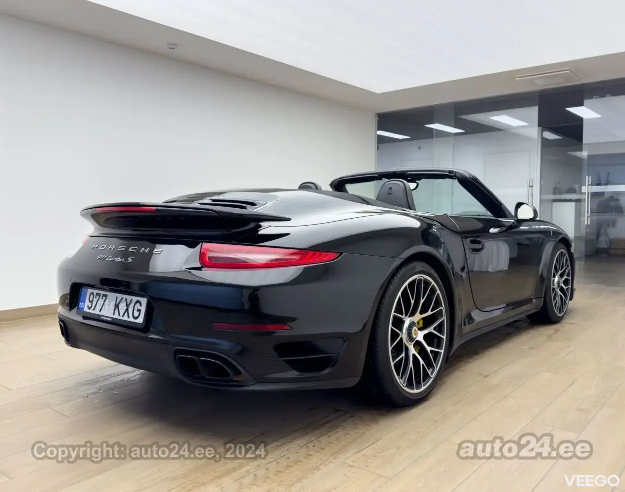 Porsche 911 Turbo S 3.8 412kW 3.8 412kW