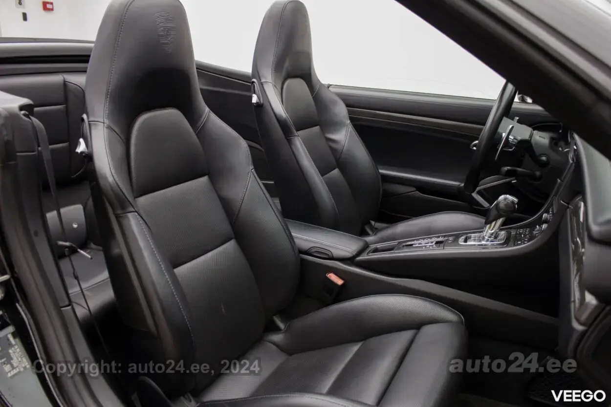 Porsche 911 Turbo S 3.8 412kW 3.8 412kW