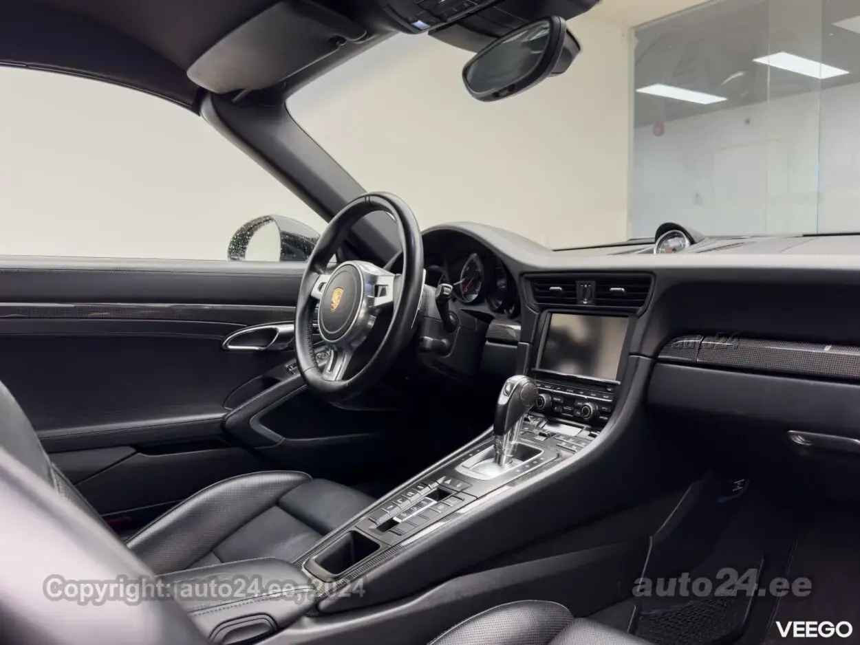 Porsche 911 Turbo S 3.8 412kW 3.8 412kW