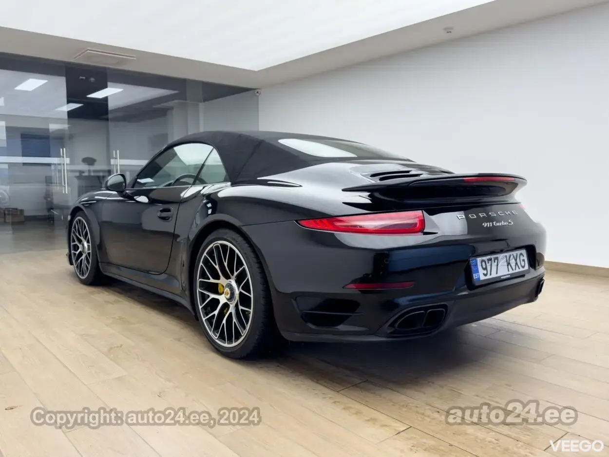 Porsche 911 Turbo S 3.8 412kW 3.8 412kW