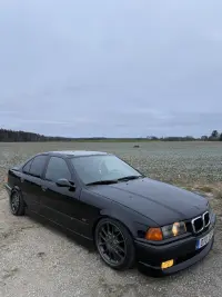 BMW 318 1.8 85kW thumbnail