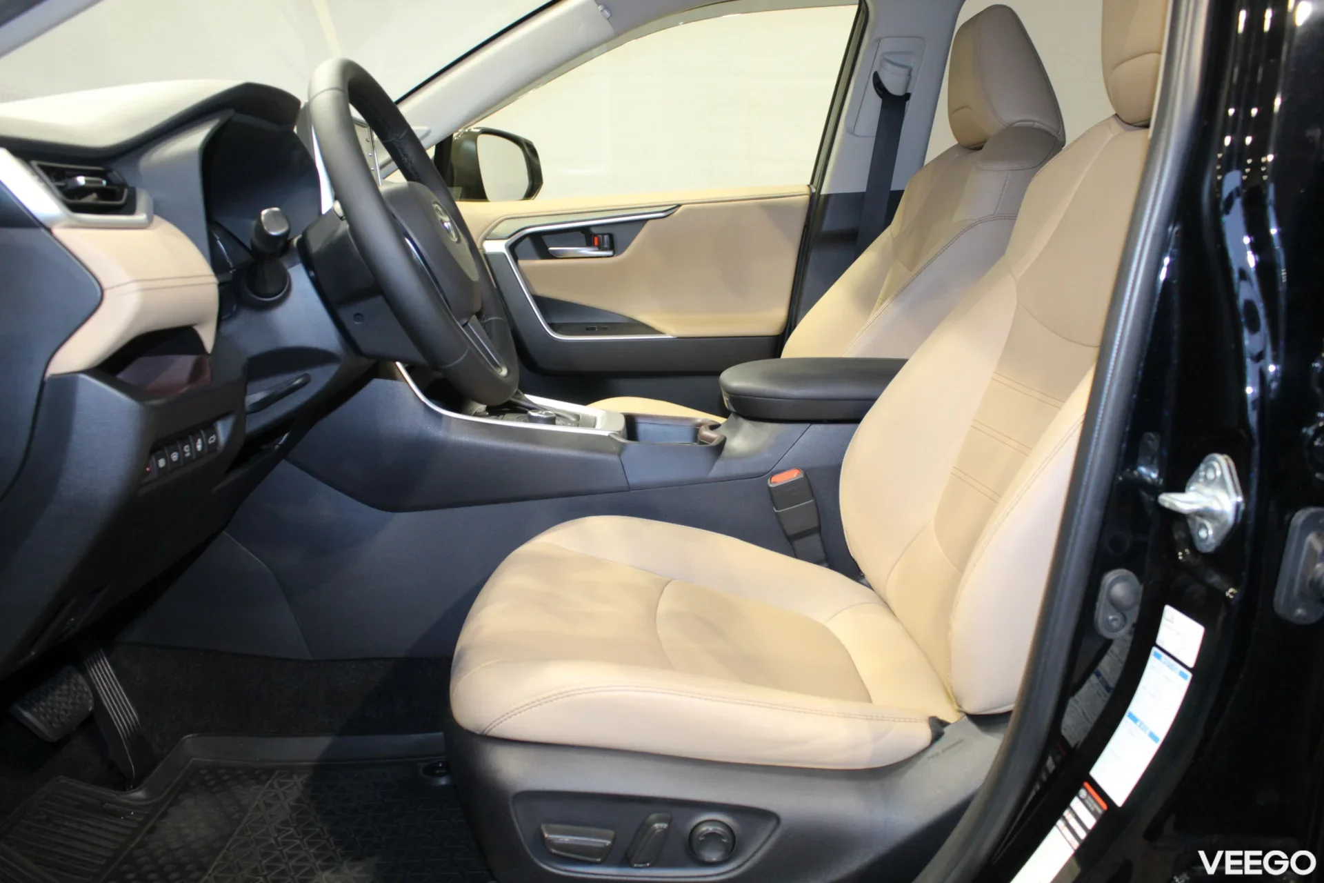 Toyota RAV4 Premium 4WD 2.5 131kW