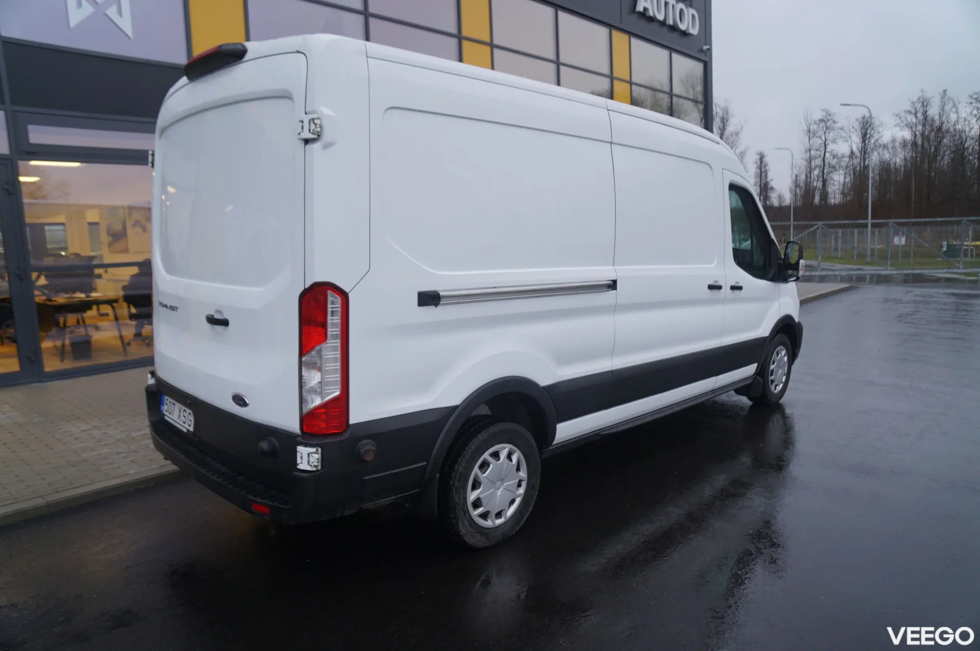 Ford Transit TDCI 350L VAN FWD 130HP 2 96kW