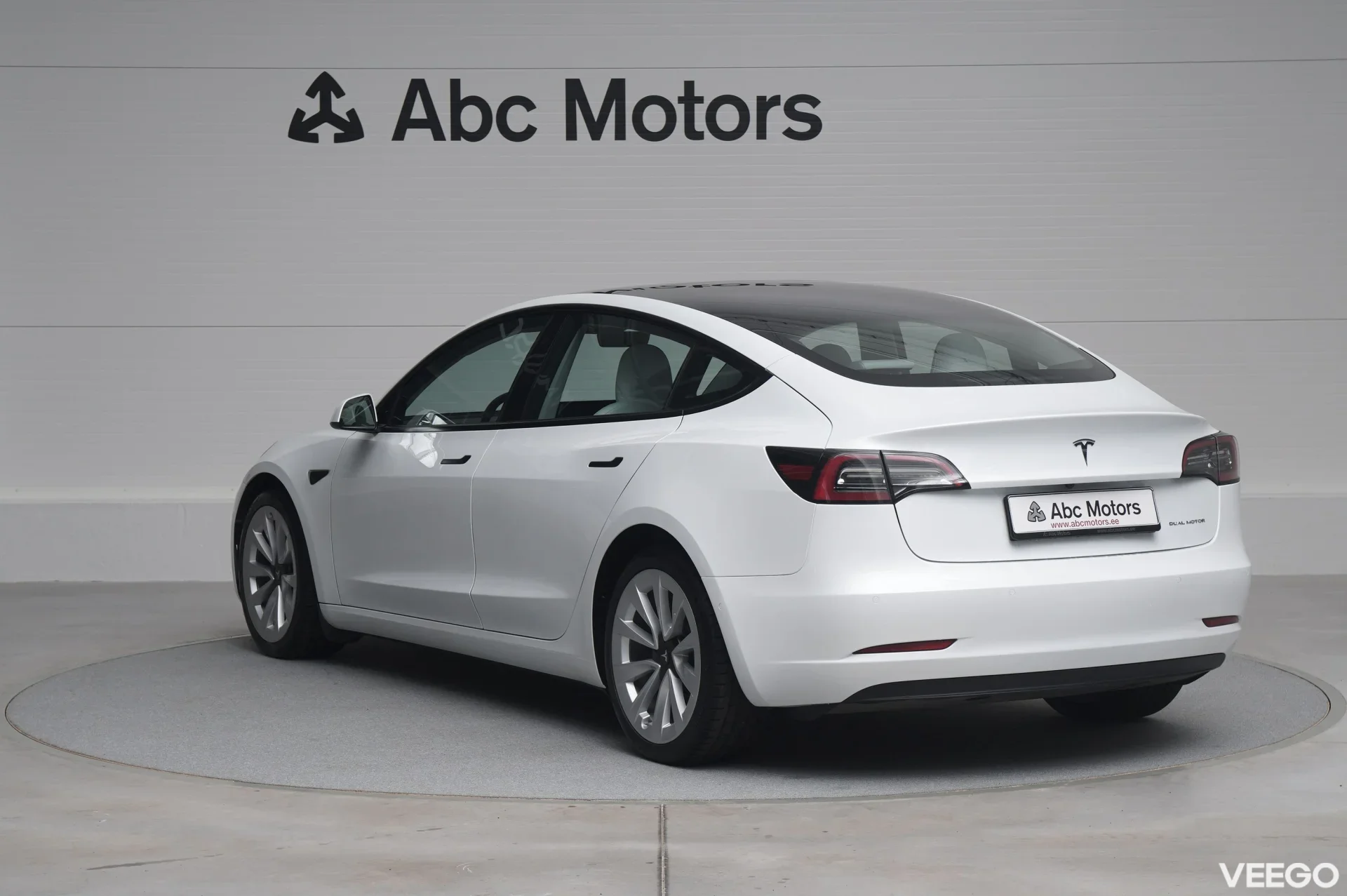 Tesla Model 3 Long Range AWD Dual Motor
