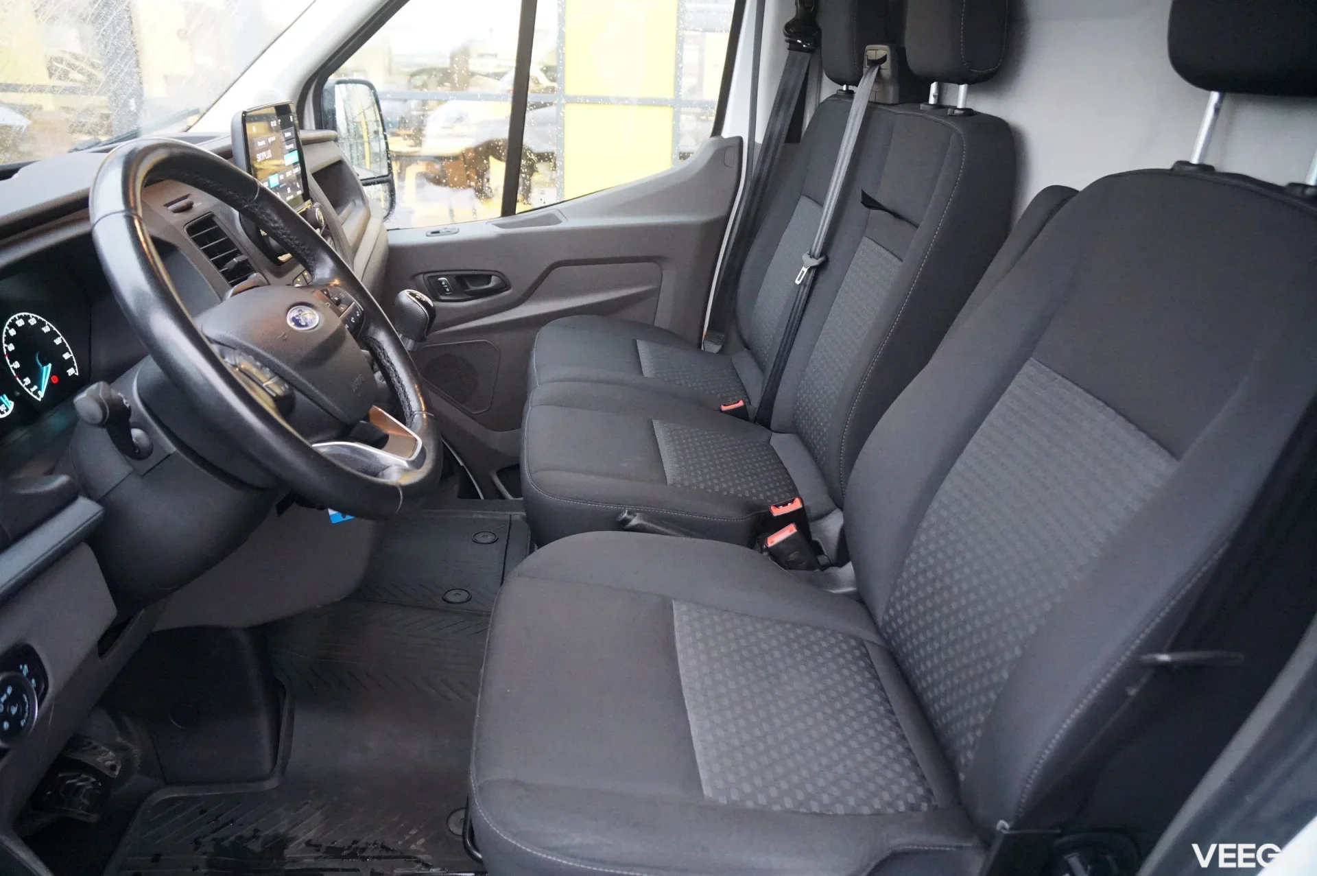 Ford Transit TDCI 350L VAN FWD 130HP 2 96kW