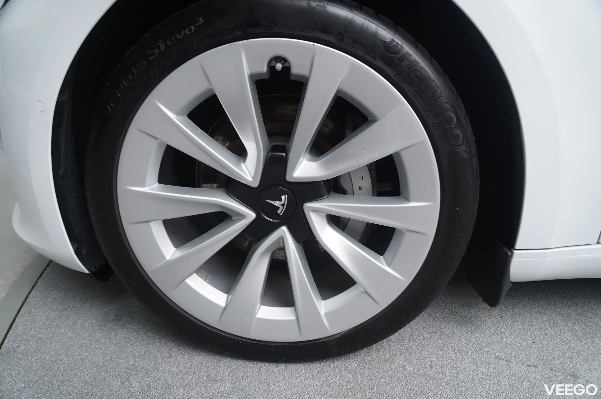 Tesla Model 3 Long Range AWD Dual Motor