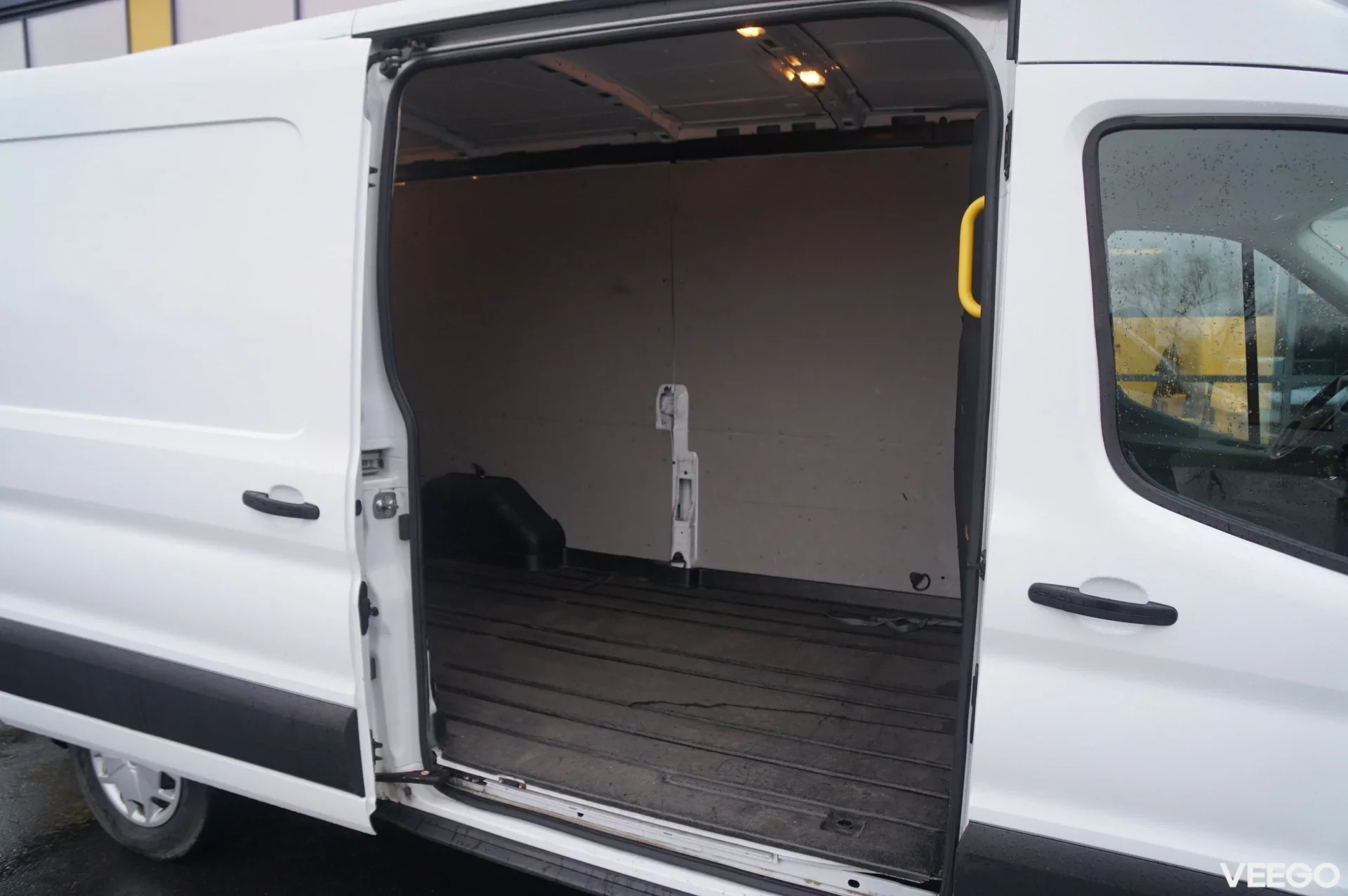 Ford Transit TDCI 350L VAN FWD 130HP 2 96kW