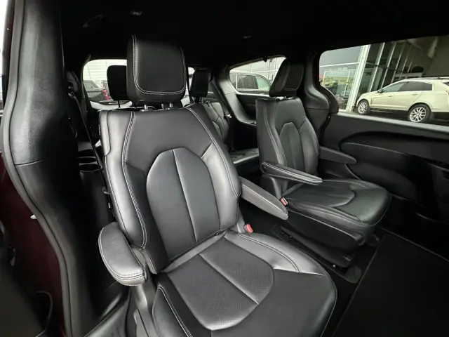 Image of Chrysler Pacifica Hybrid S 3.6 V6 Pentastar 3.6