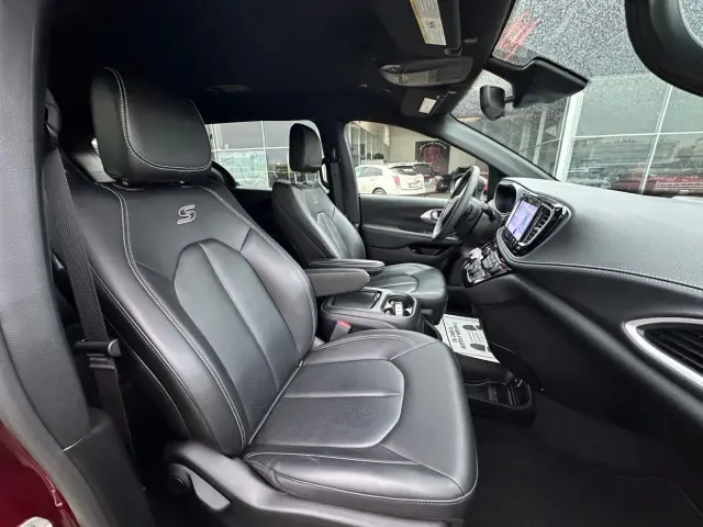 Image of Chrysler Pacifica Hybrid S 3.6 V6 Pentastar 3.6