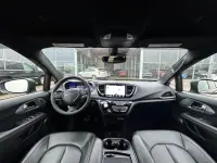 Chrysler Pacifica Hybrid S 3.6 V6 Pentastar 3.6 thumbnail