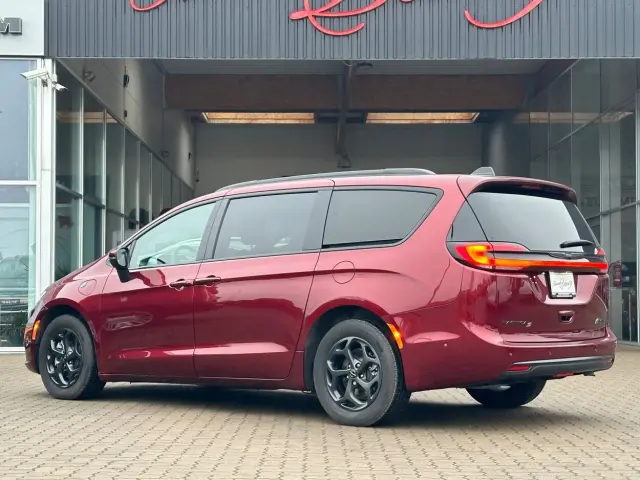 Image of Chrysler Pacifica Hybrid S 3.6 V6 Pentastar 3.6