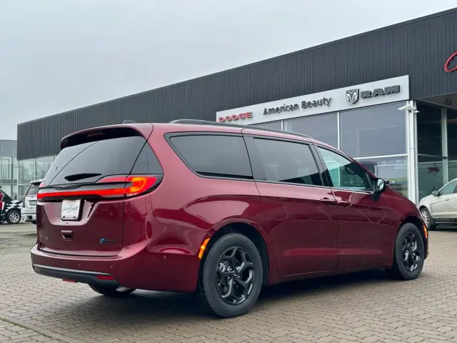 Image of Chrysler Pacifica Hybrid S 3.6 V6 Pentastar 3.6