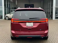 Chrysler Pacifica Hybrid S 3.6 V6 Pentastar 3.6 thumbnail