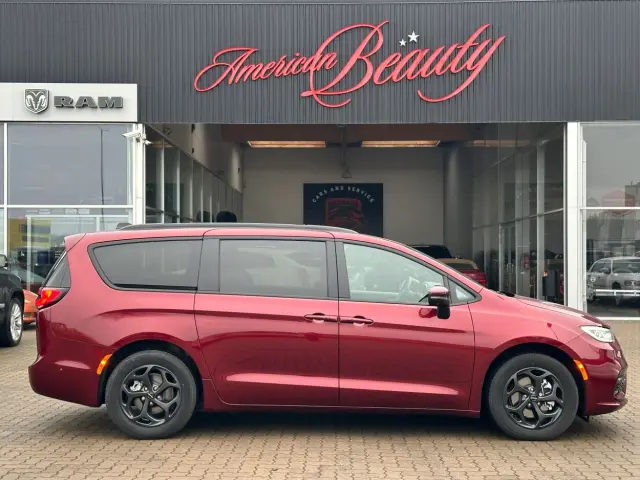 Image of Chrysler Pacifica Hybrid S 3.6 V6 Pentastar 3.6