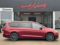 Chrysler Pacifica Hybrid S 3.6 V6 Pentastar 3.6 thumbnail