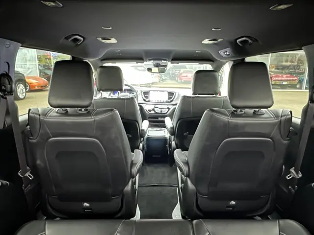 Image of Chrysler Pacifica Hybrid S 3.6 V6 Pentastar 3.6