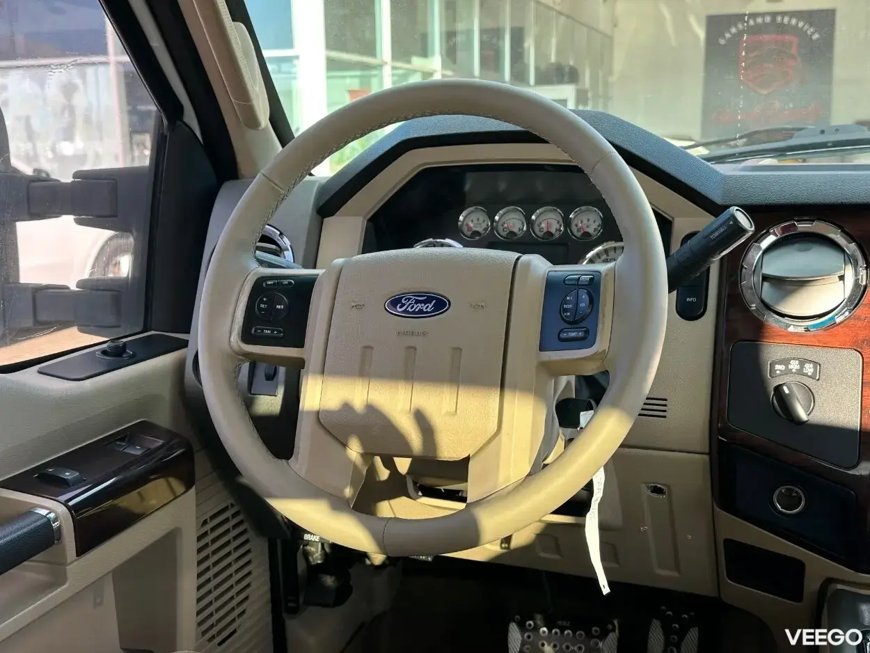 Ford F-250 Lariat Super Duty 4X4 6.4