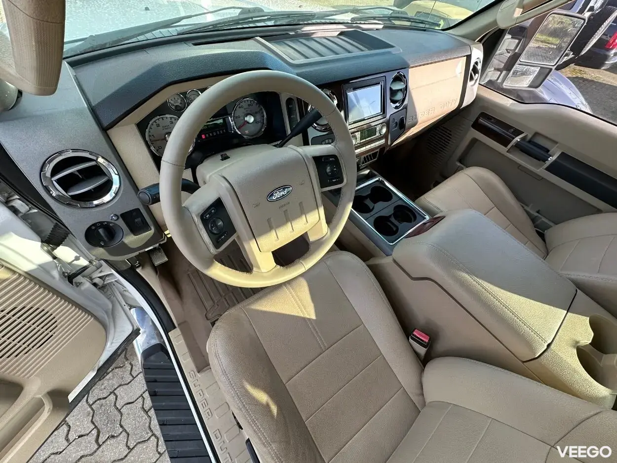 Ford F-250 Lariat Super Duty 4X4 6.4
