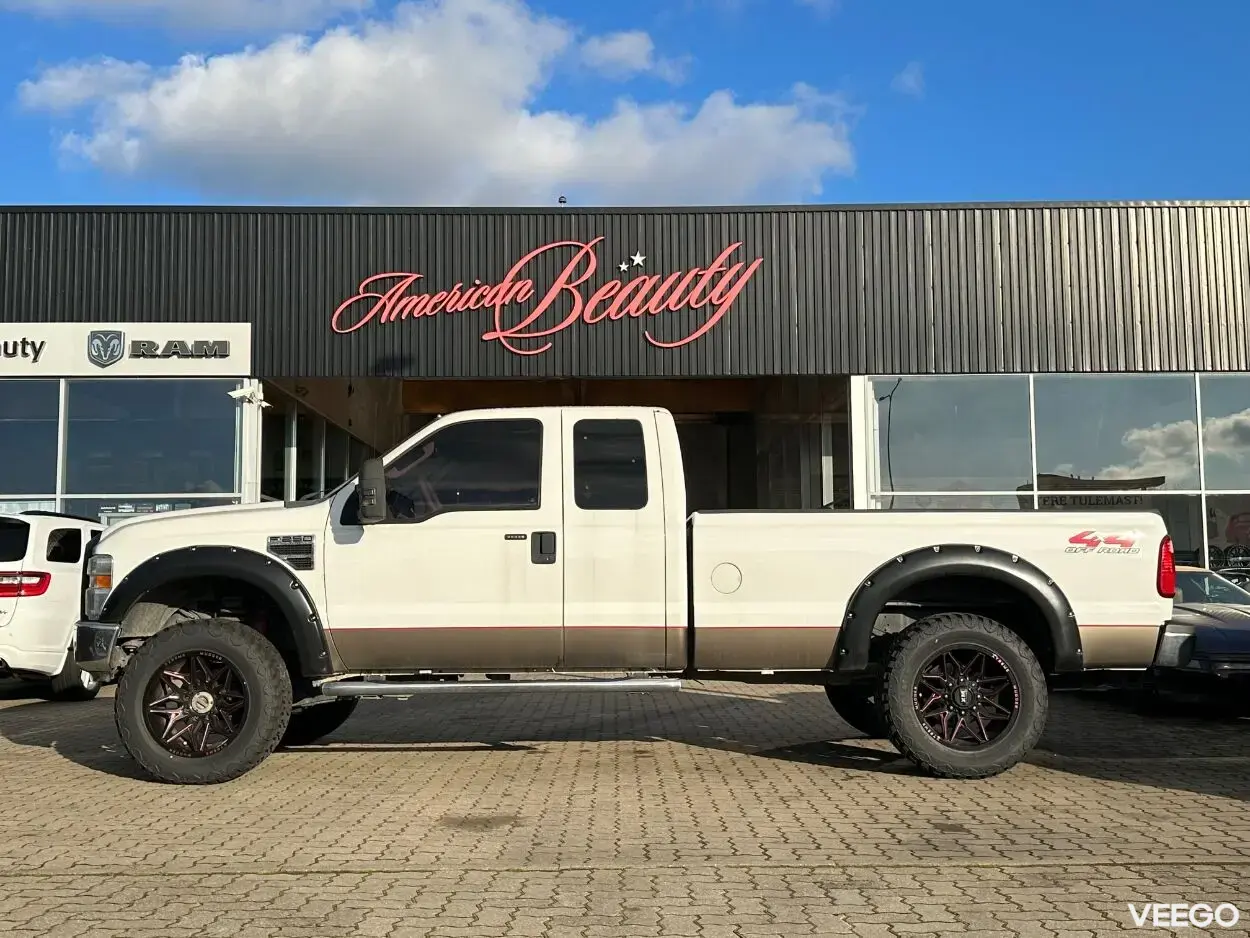 Ford F-250 Lariat Super Duty 4X4 6.4