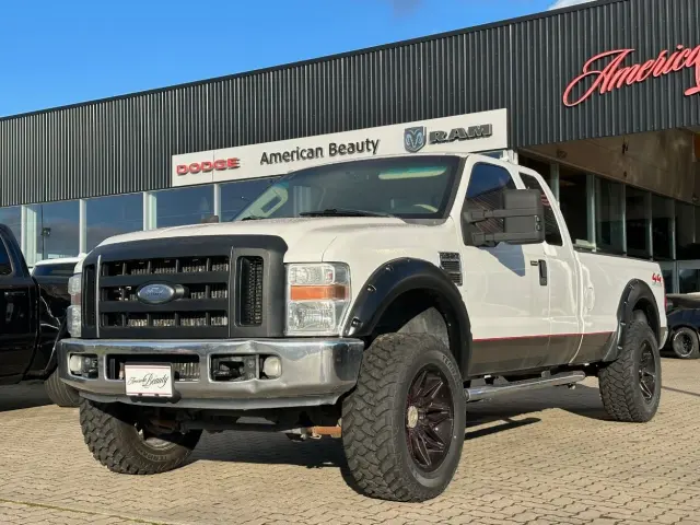 Image of Ford F-250 Lariat Super Duty 4X4 6.4