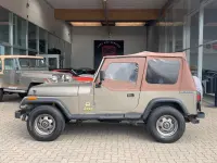 Jeep Wrangler Sahara Edition 4.2 R6 4.2 84kW thumbnail