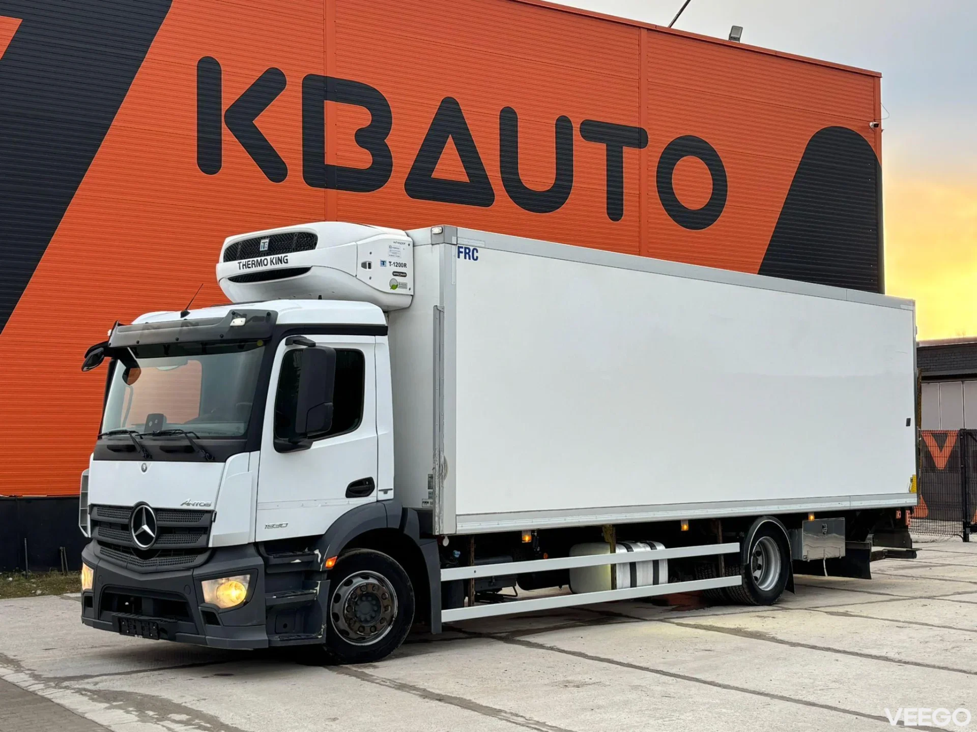 Mercedes-Benz Antos THERMOKING T-1200R / BOX L=8501 mm 220kW