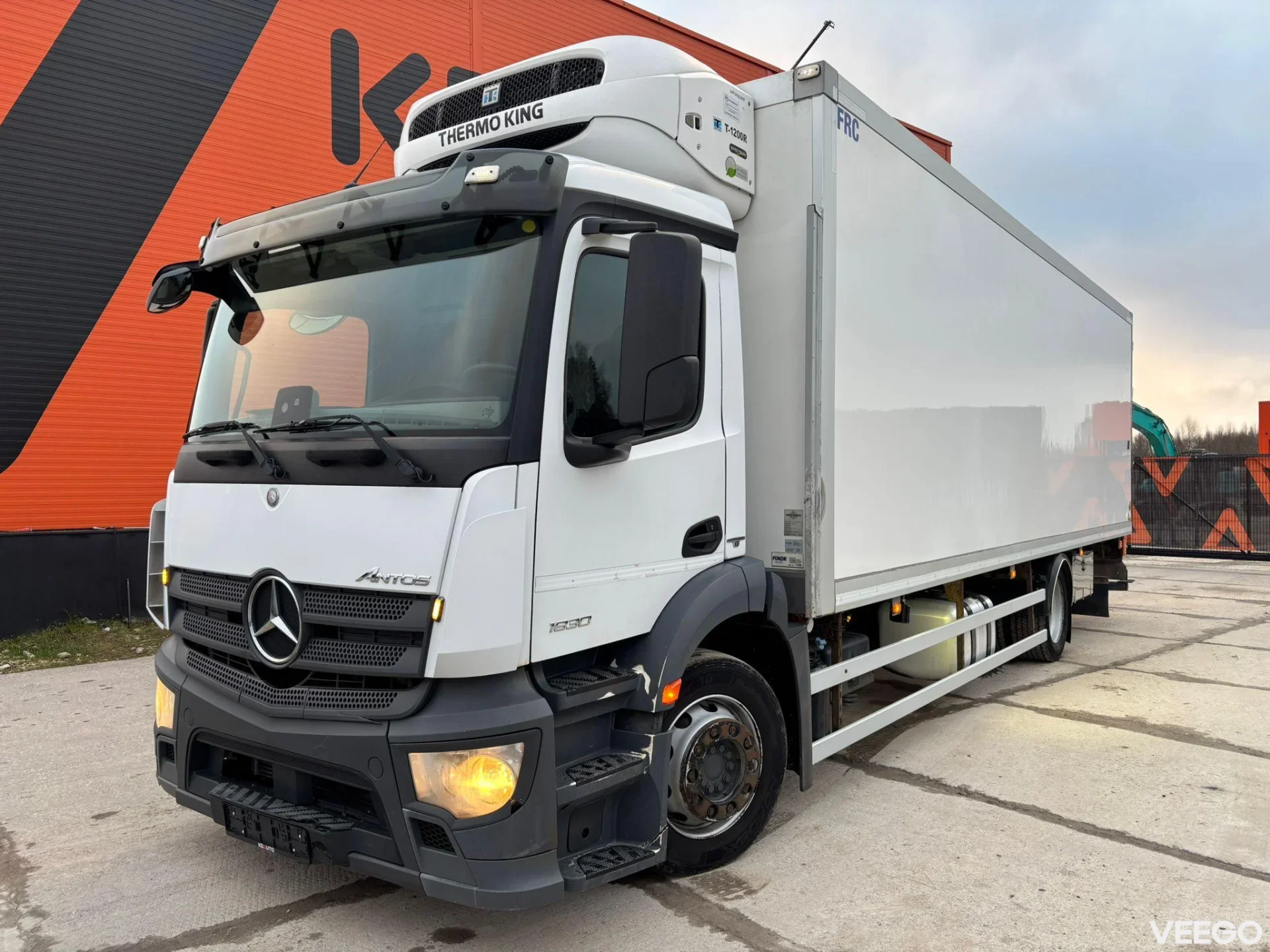 Mercedes-Benz Antos THERMOKING T-1200R / BOX L=8501 mm 220kW