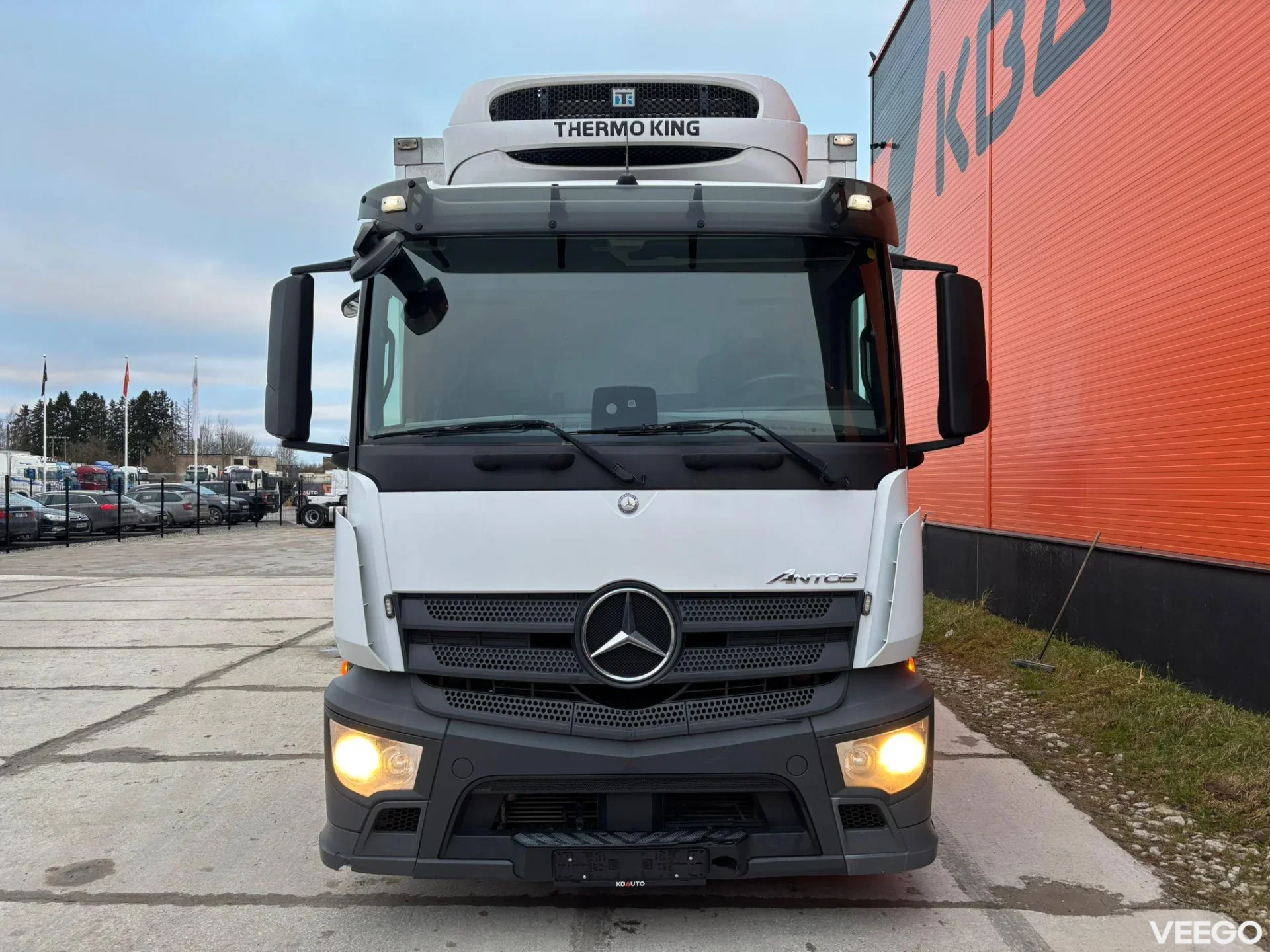 Mercedes-Benz Antos THERMOKING T-1200R / BOX L=8501 mm 220kW