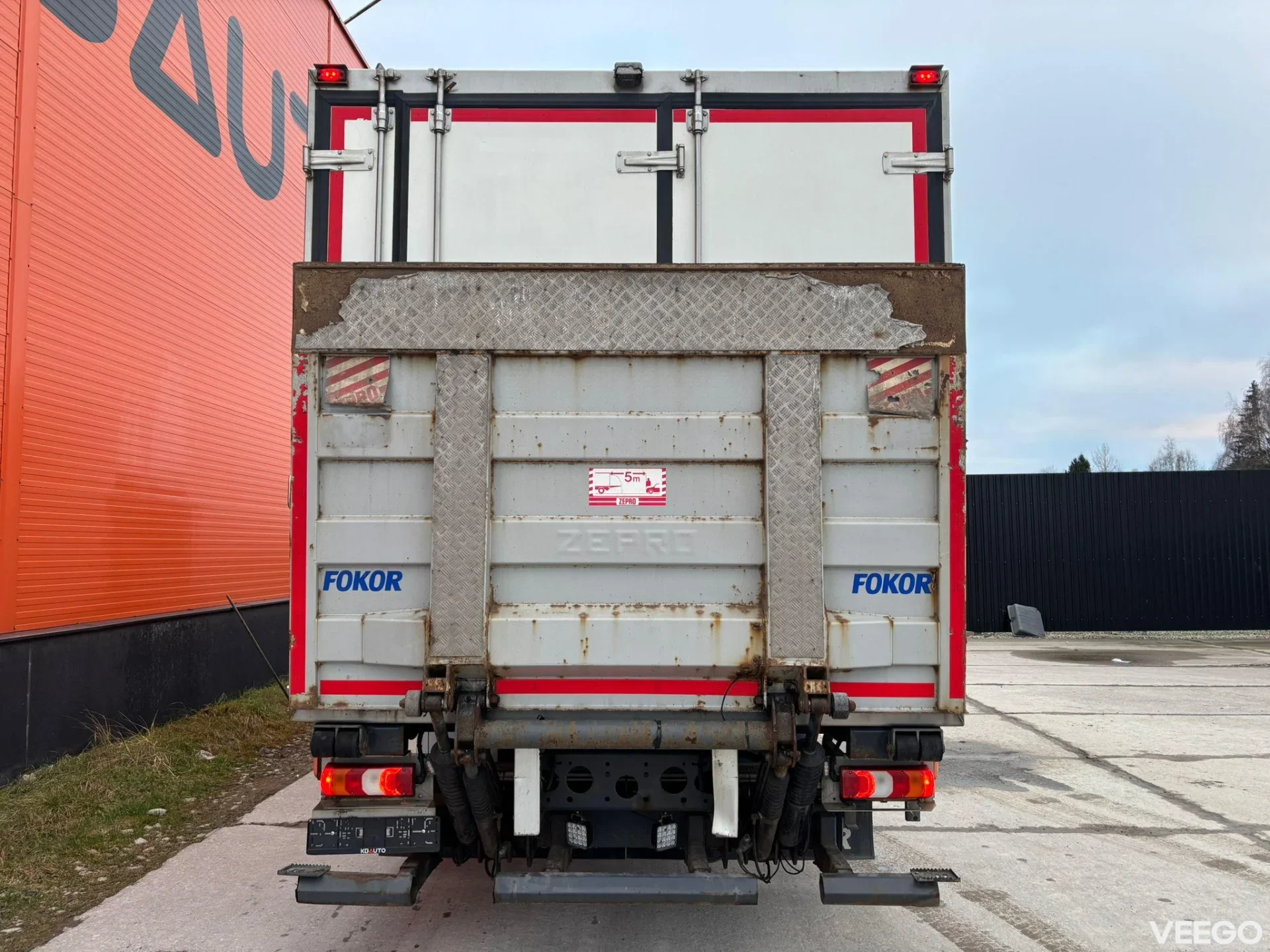 Mercedes-Benz Antos THERMOKING T-1200R / BOX L=8501 mm 220kW