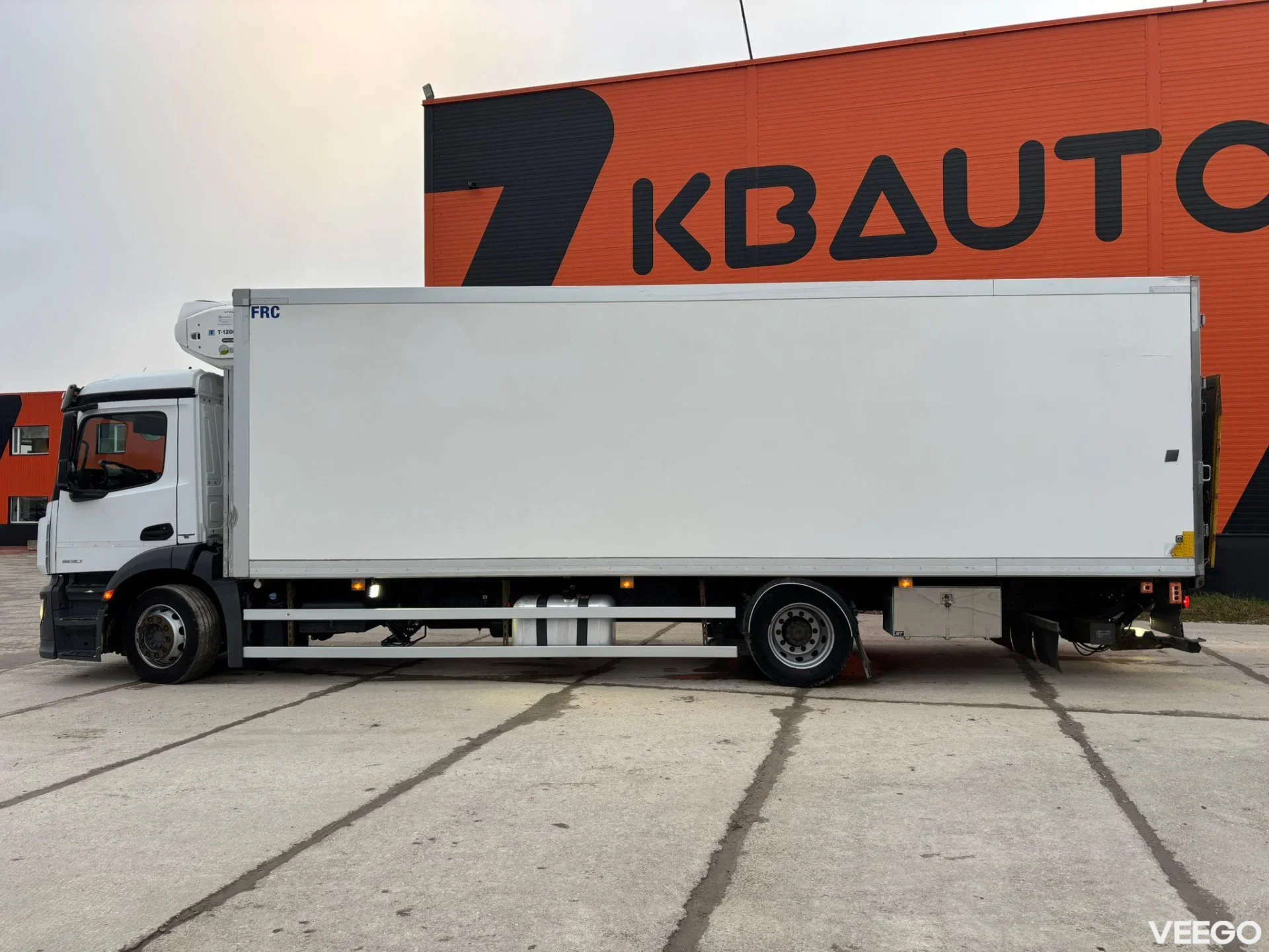 Mercedes-Benz Antos THERMOKING T-1200R / BOX L=8501 mm 220kW