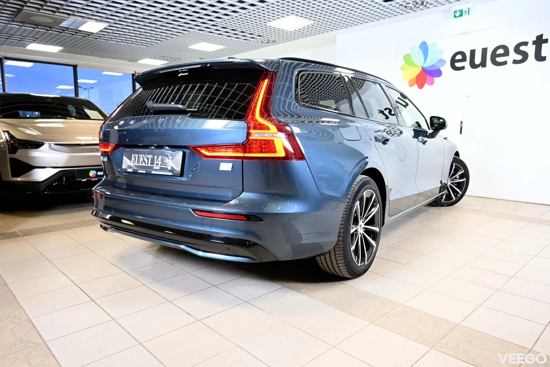 Volvo V60 AWD T6 PLUS DARK INTELLI SAFE 2 293kW