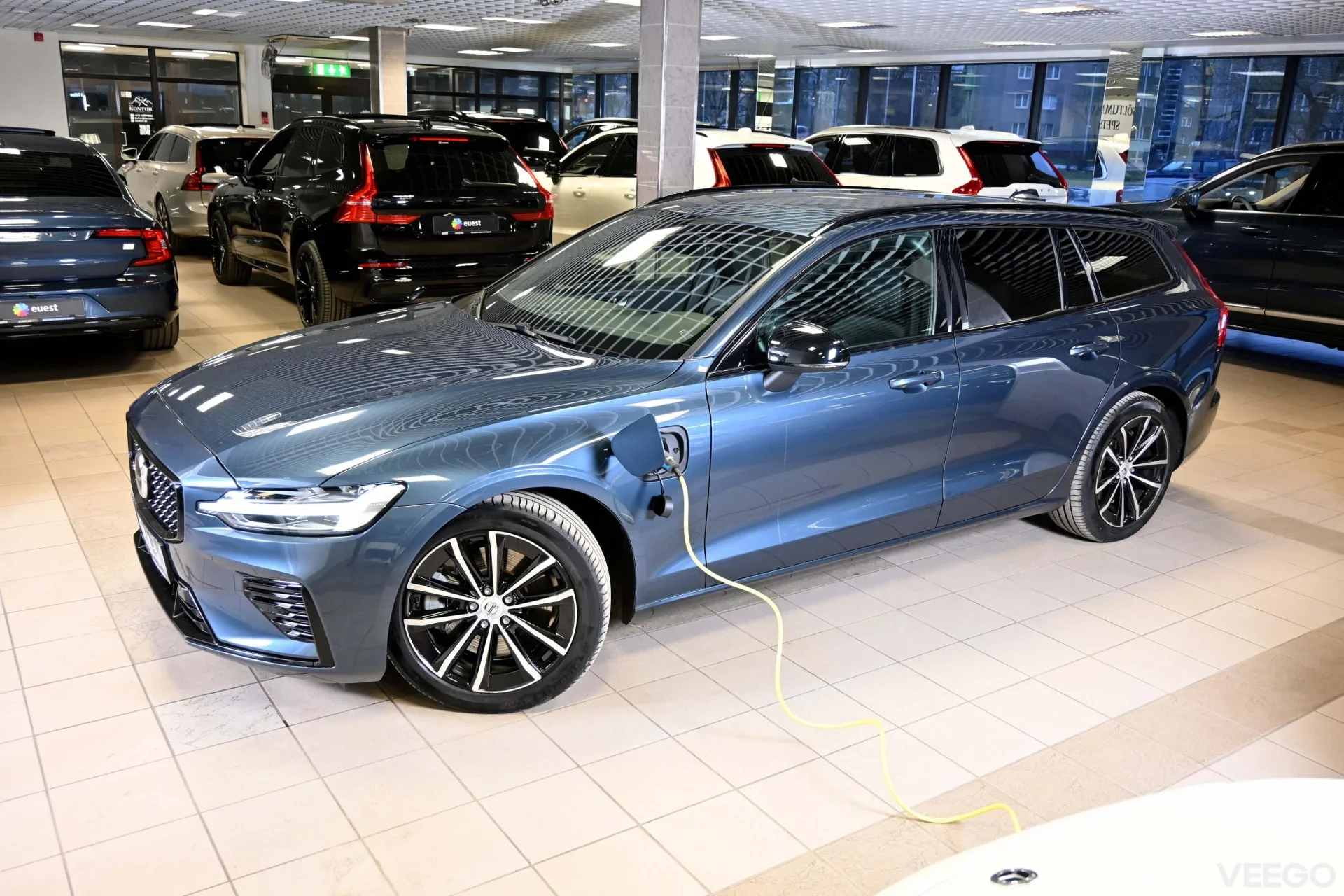 Volvo V60 AWD T6 PLUS DARK INTELLI SAFE 2 293kW