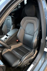 Volvo V60 AWD T6 PLUS DARK INTELLI SAFE 2 293kW thumbnail