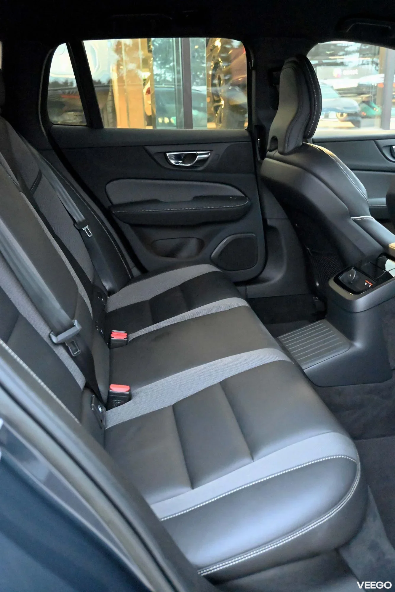 Volvo V60 AWD T6 PLUS DARK INTELLI SAFE 2 293kW