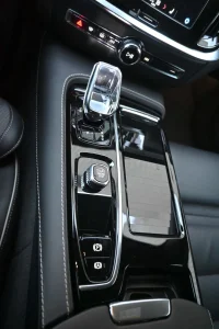 Volvo V60 AWD T6 PLUS DARK INTELLI SAFE 2 293kW thumbnail