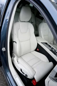 Volvo XC60 AWD H&K LUXURY BRIGHT XENIUM INTELLI SAFE PRO 2 293kW thumbnail