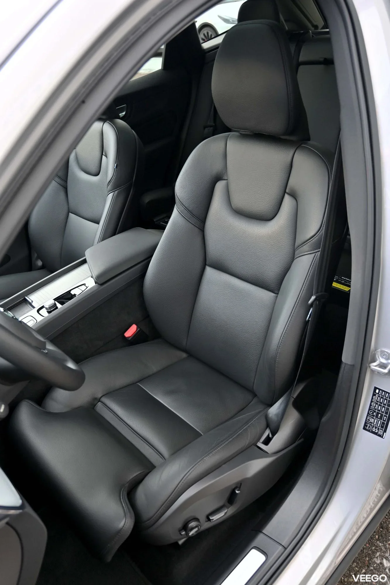 Volvo XC60 AWD T8 H&K ULTIMATE DARK XENIUM INTELLI SAFE PRO 2 335kW