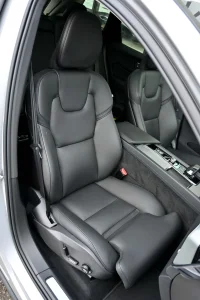 Volvo XC60 AWD T8 H&K ULTIMATE DARK XENIUM INTELLI SAFE PRO 2 335kW thumbnail