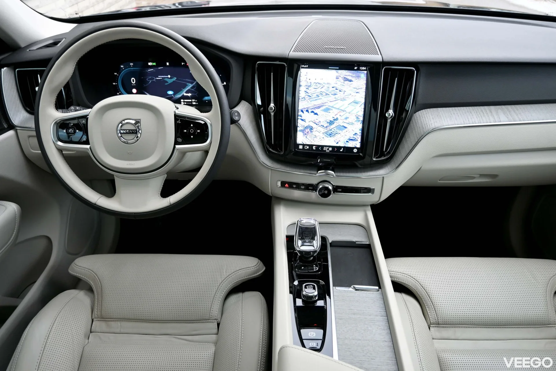 Volvo XC60 AWD H&K LUXURY BRIGHT XENIUM INTELLI SAFE PRO 2 293kW