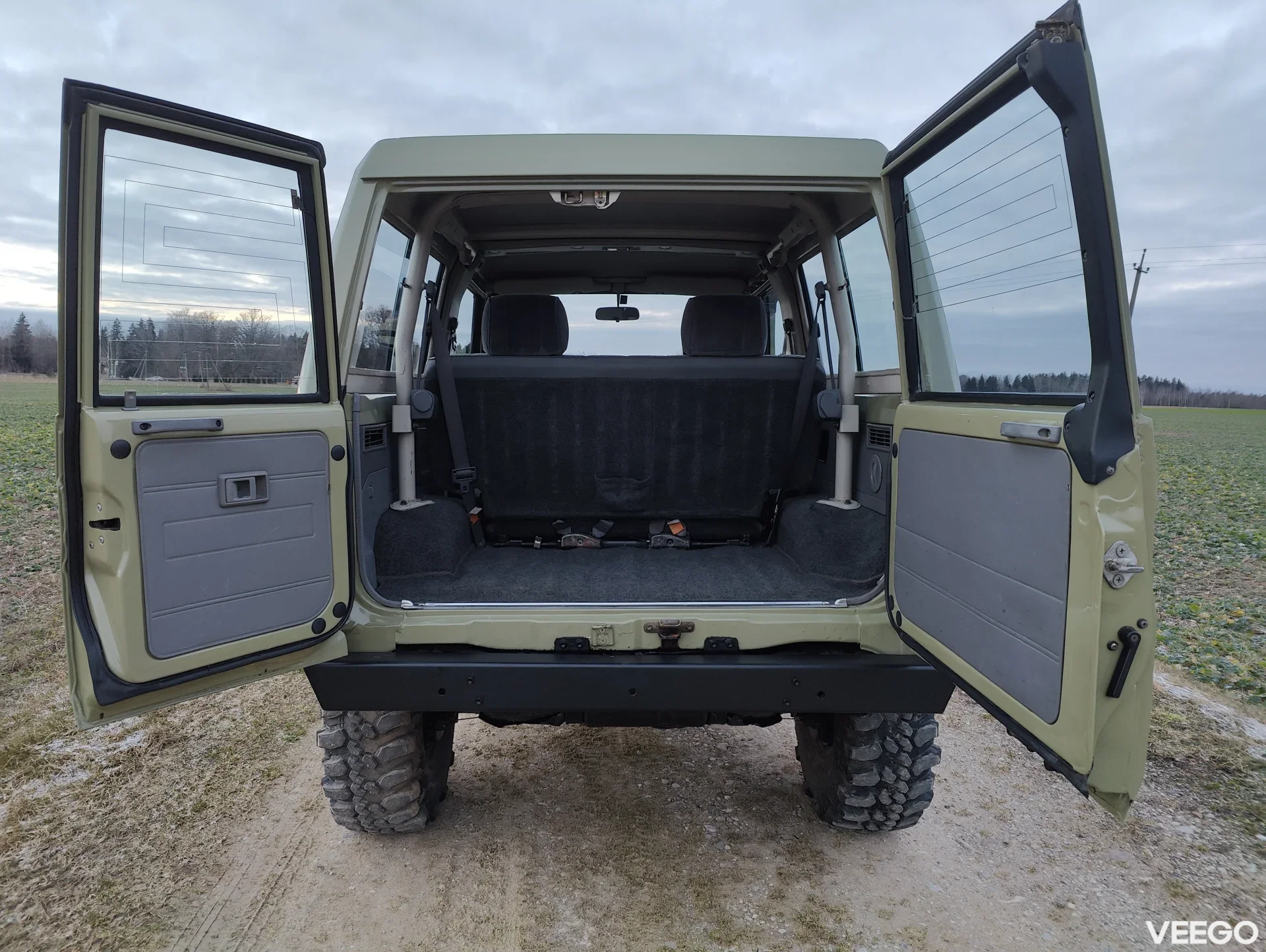 Toyota Land Cruiser 73 2.4 64kW