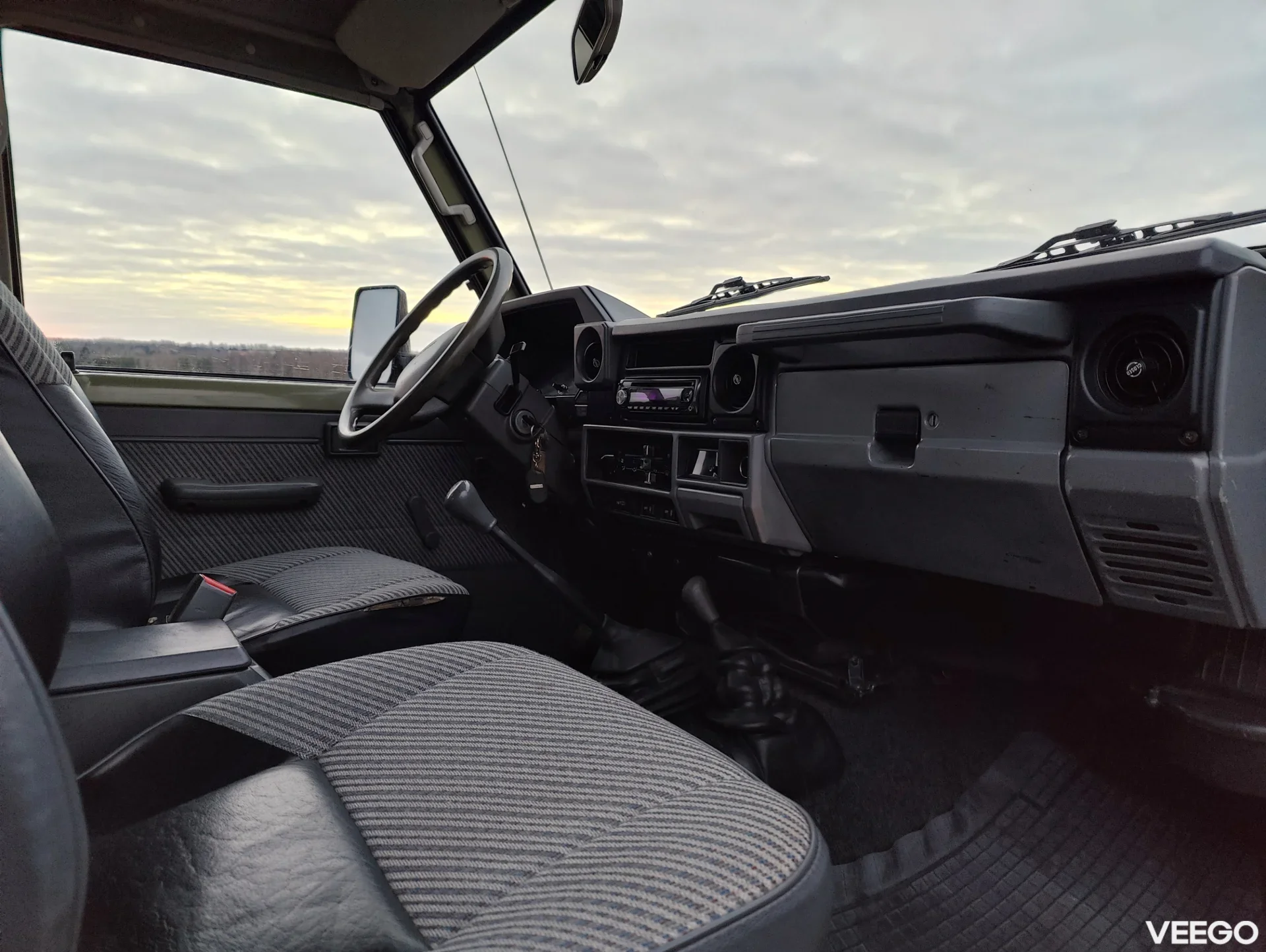 Toyota Land Cruiser 73 2.4 64kW