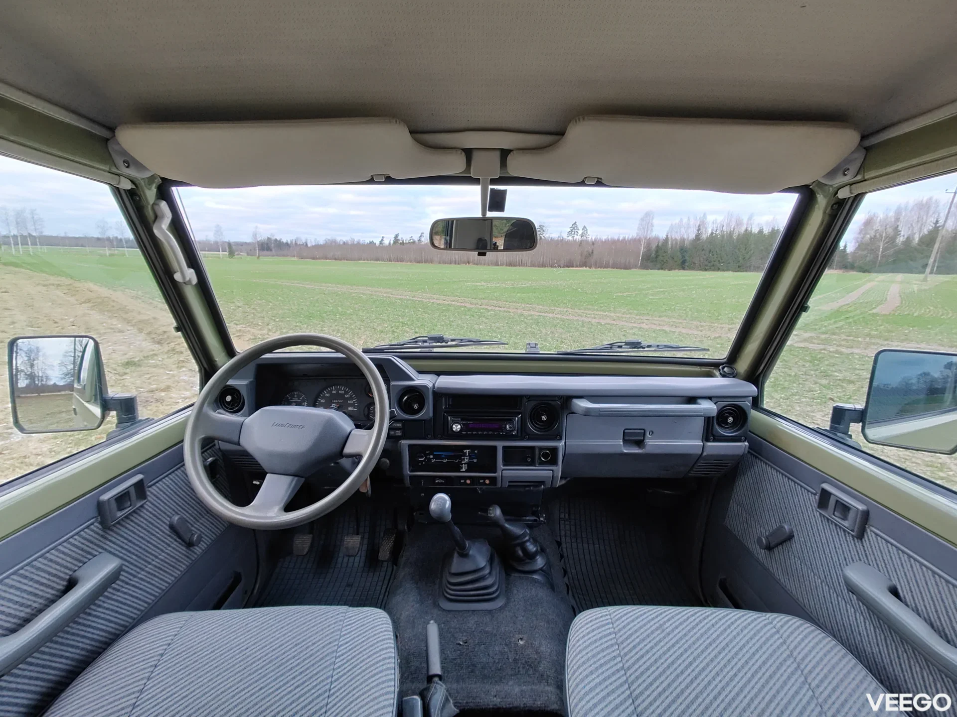 Toyota Land Cruiser 73 2.4 64kW