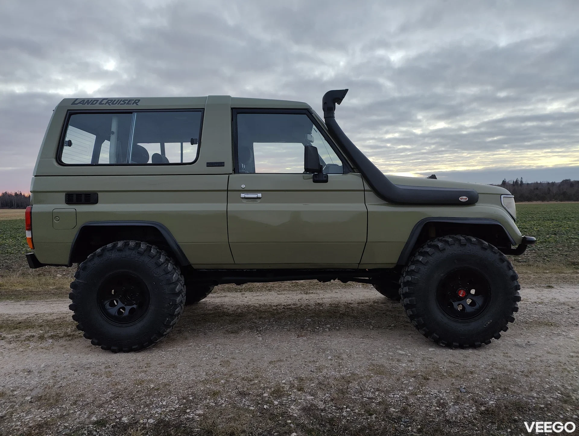 Toyota Land Cruiser 73 2.4 64kW