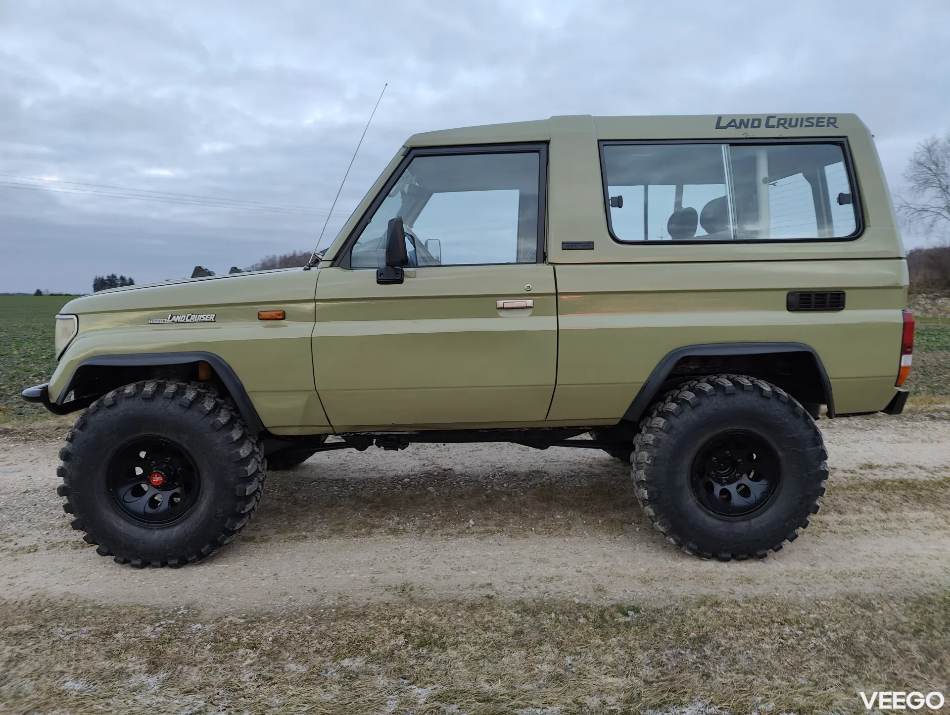 Toyota Land Cruiser 73 2.4 64kW