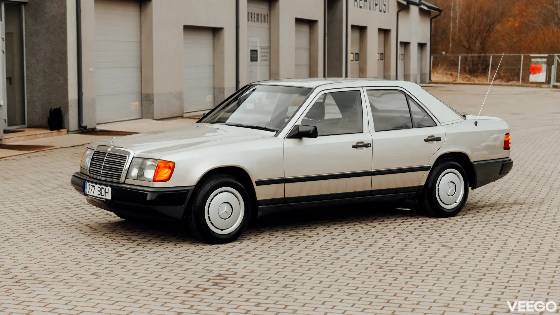 Mercedes-Benz 200 E E200 2.0 87kW