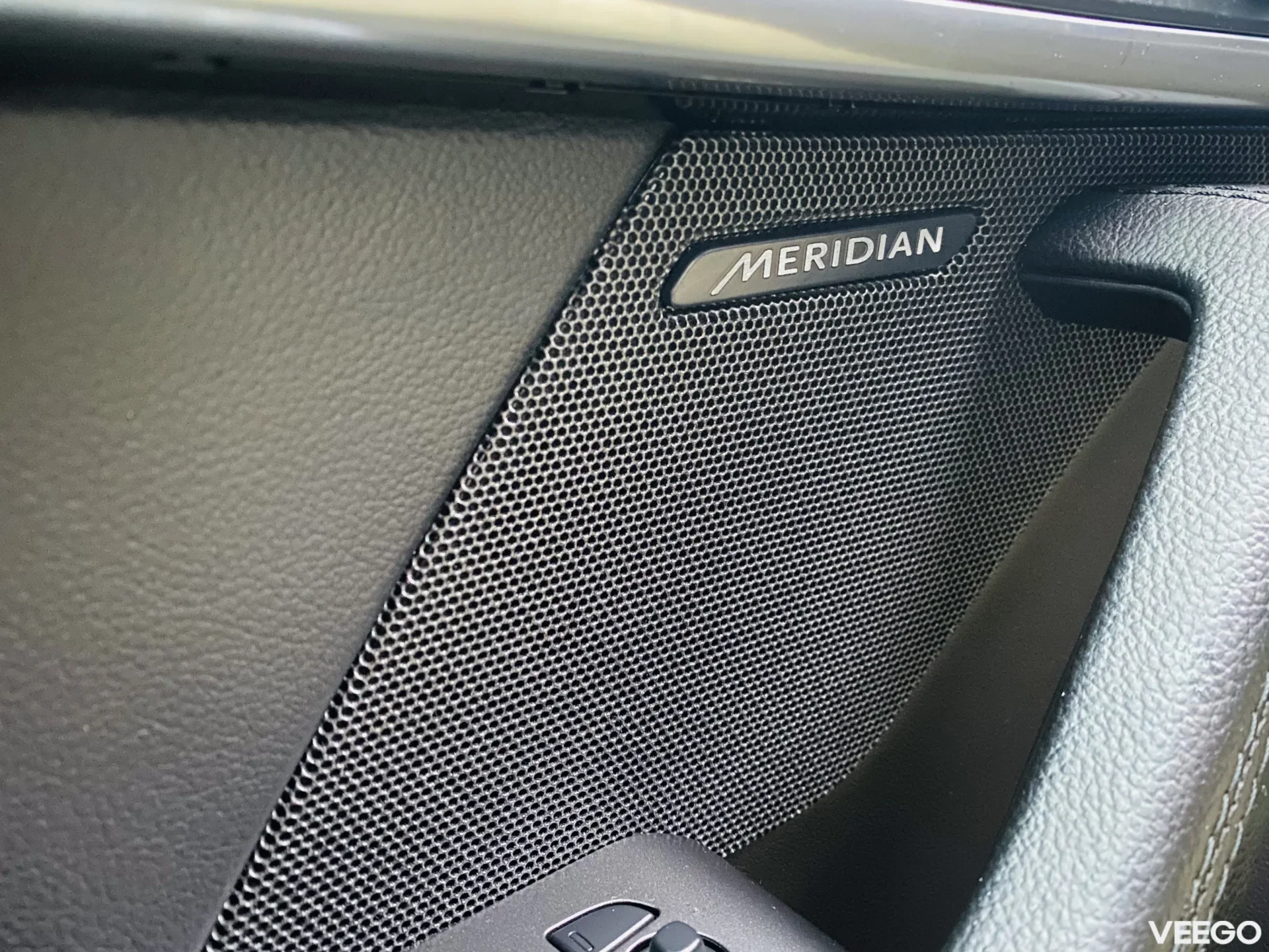 Jaguar F-Type P300 2.0 221kW