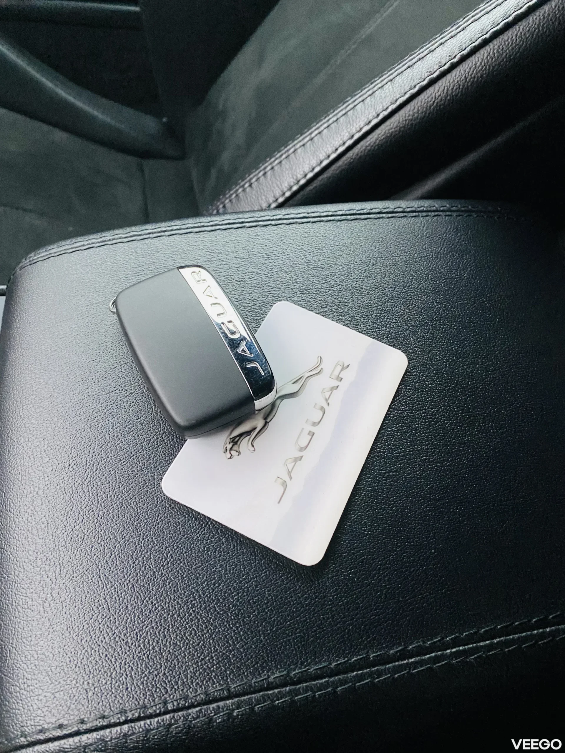 Jaguar F-Type P300 2.0 221kW